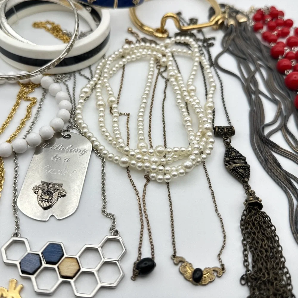 Estate Fashion Jewelry Lot Bundle of 15 Accessories VTG - Picture 4 of 7